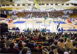 Los hurtos de material deportivo se produjeron en el polideportivo de Mendizorroza, sede del club.