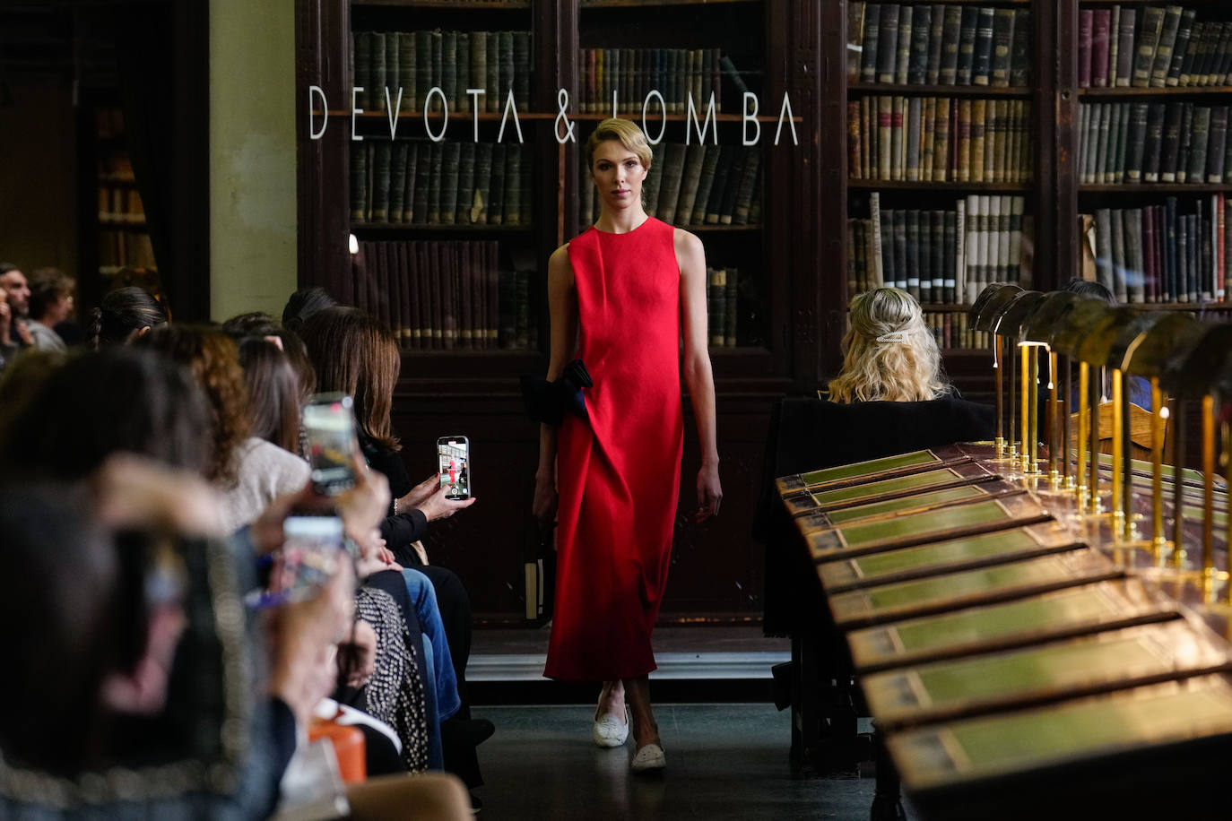 Una de las propuestas que Modesto Lomba presentó en el desfile.