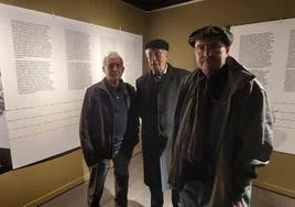 Miembros de la asociación L'Amicale du Camp de Gurs, que han prestado objetos para la exposición del Museo de Gernika.