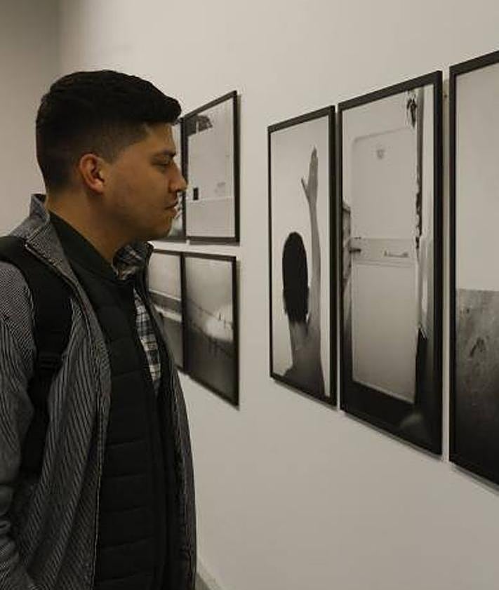 Imagen secundaria 2 - Detalle de la obra de Silgo y otras imágenes de las exposiciones.