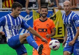 Guevara y Guridi son fijos en el once del Alavés.