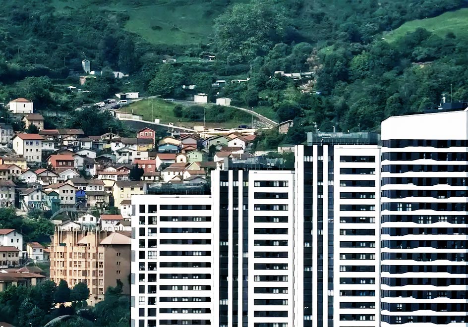 Vista de las torres de Garellano desde el Monte Caramelo.