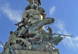 Vista del monumento de la Batalla de Vitoria.