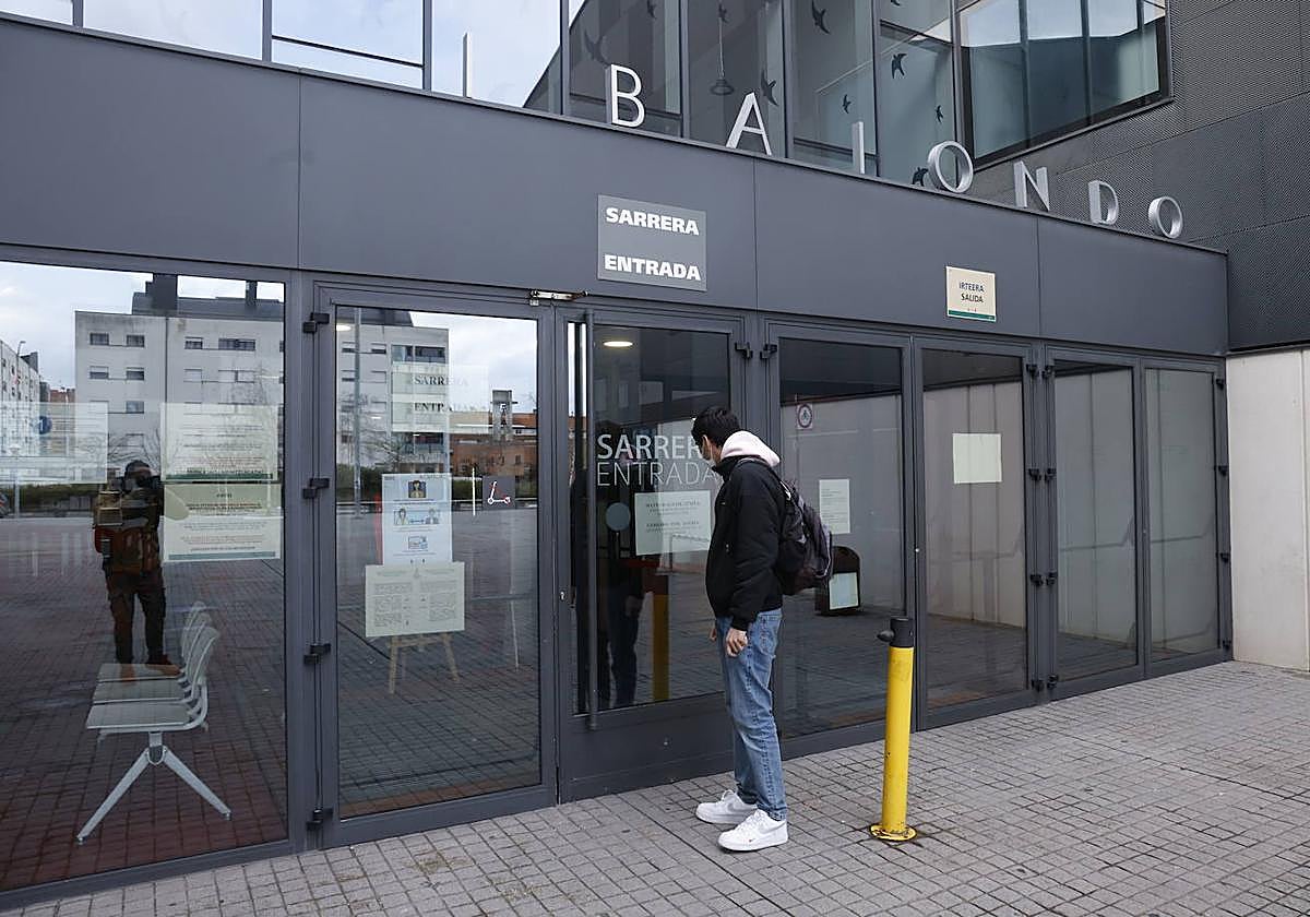 Exterior del centro cívico Ibaiondo.