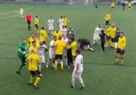 Batalla campal en un partido de fútbol de veteranos en Galicia