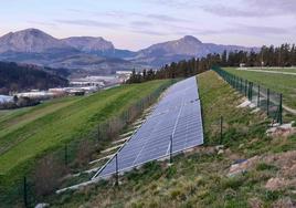 Uno de los paneles fotovoltaicos está ubicado en Berrizburu.