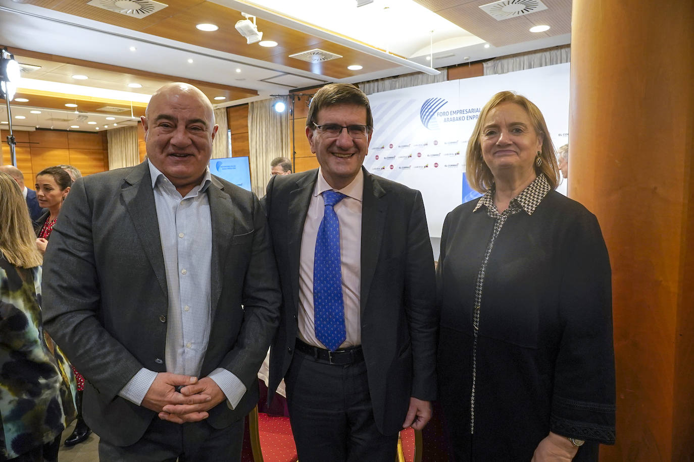 Pablo de Oraá, Juan José Etxeberria y Esther Unceta-Barrenechea.