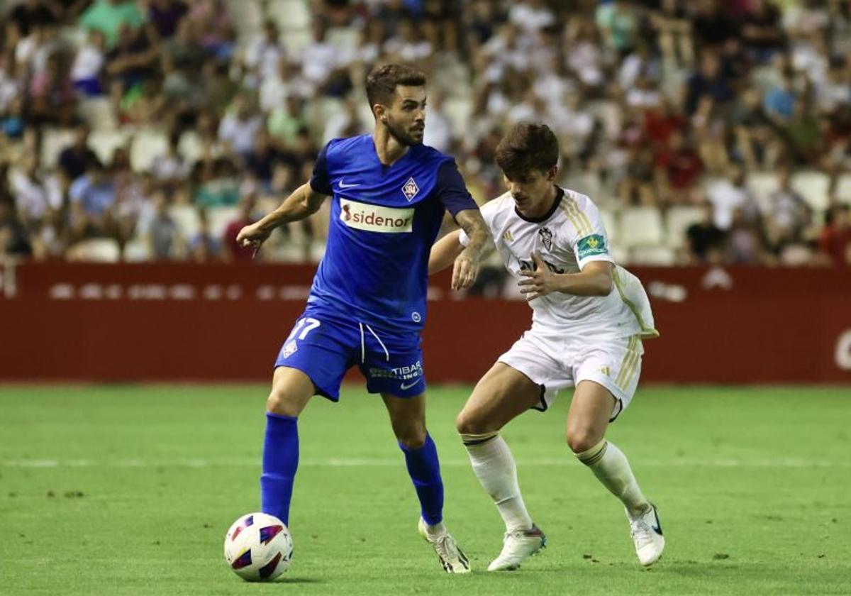 El canario Rayco, durante el choque contra el Albacete de la primera vuelta en el Carlos Belmonte.