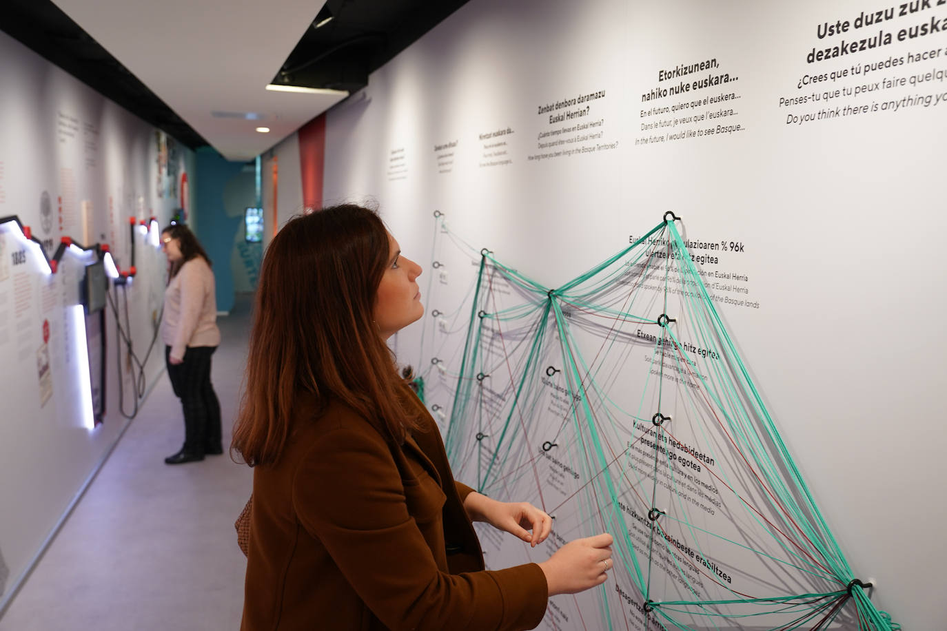 Euskararen Interpretazio Zentroa, irudietan