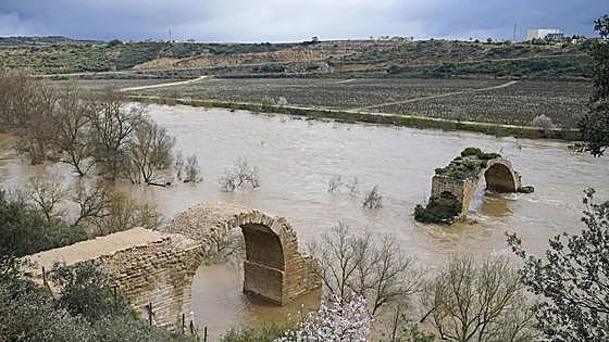 El puente de Mantible recupera el arco riojano que colapsó hace tres años