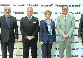José Miguel Santamaría, Iñaki Navarro, Arantxa Tapia, Enrique de Ybarra e Iñigo Barrenechea.