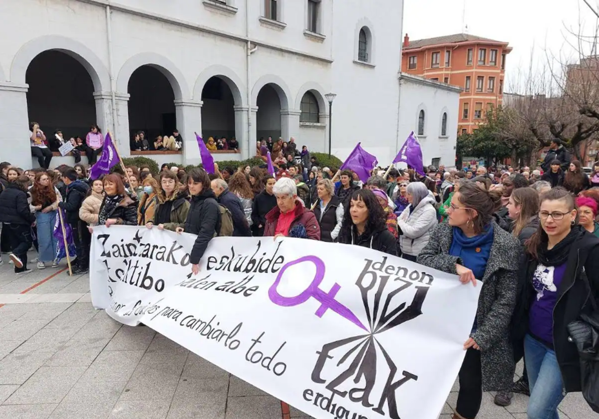 La última manifestación del 8-M en Basauri.