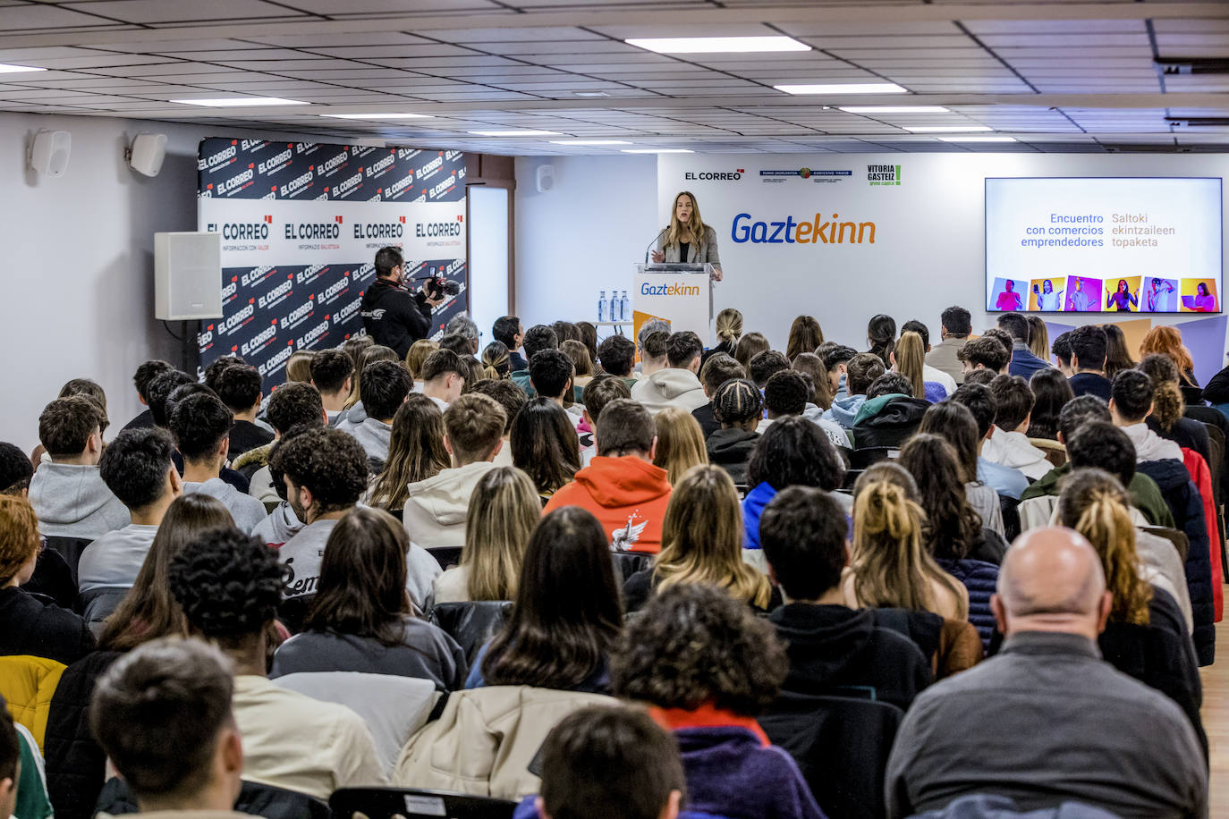 Otro momento de la jornada celebrada en el estadio de Mendizorroza.
