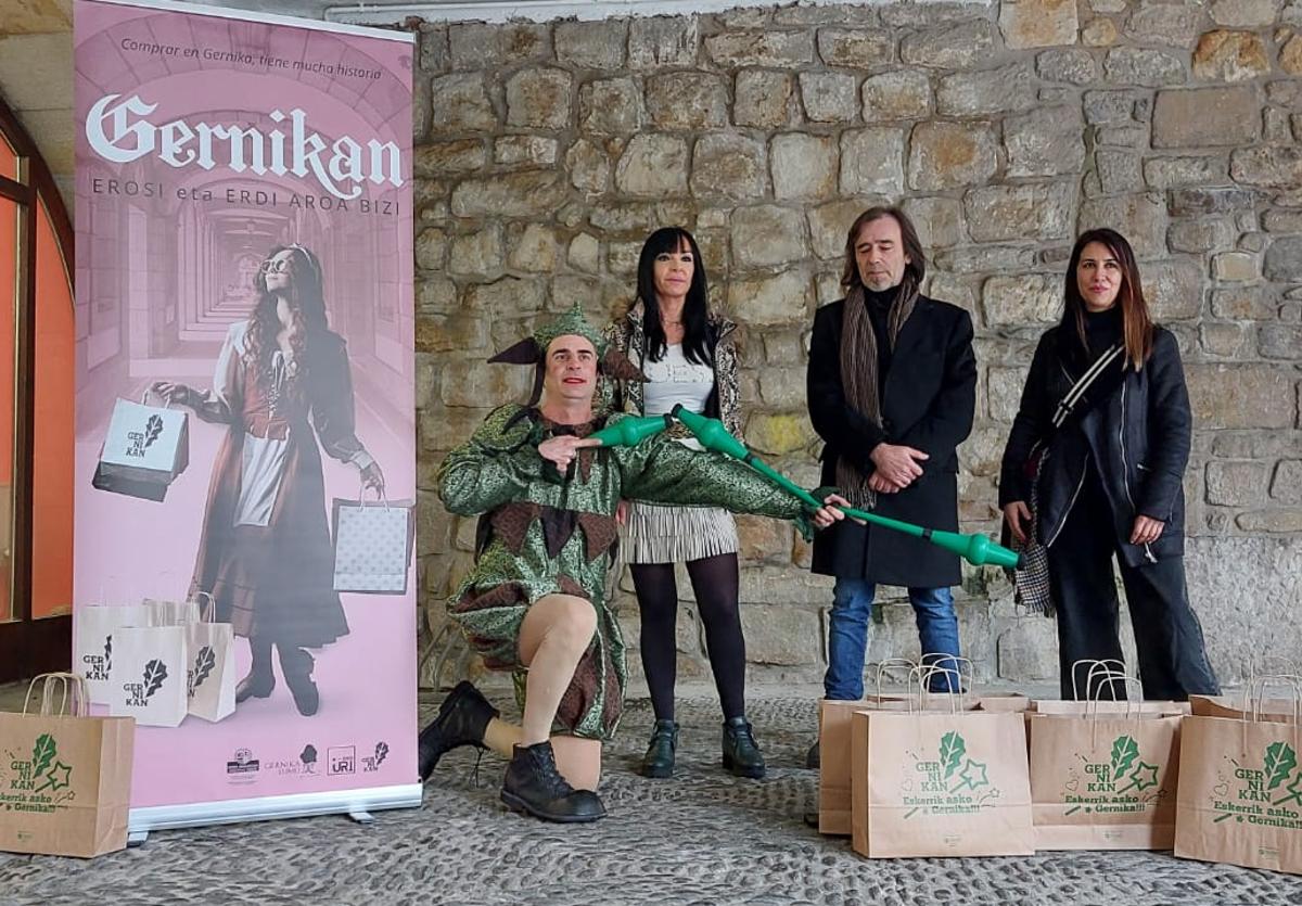 Presentación, este mediodía, del mercado medieval que se celebrará este fin de semana en Gernika.