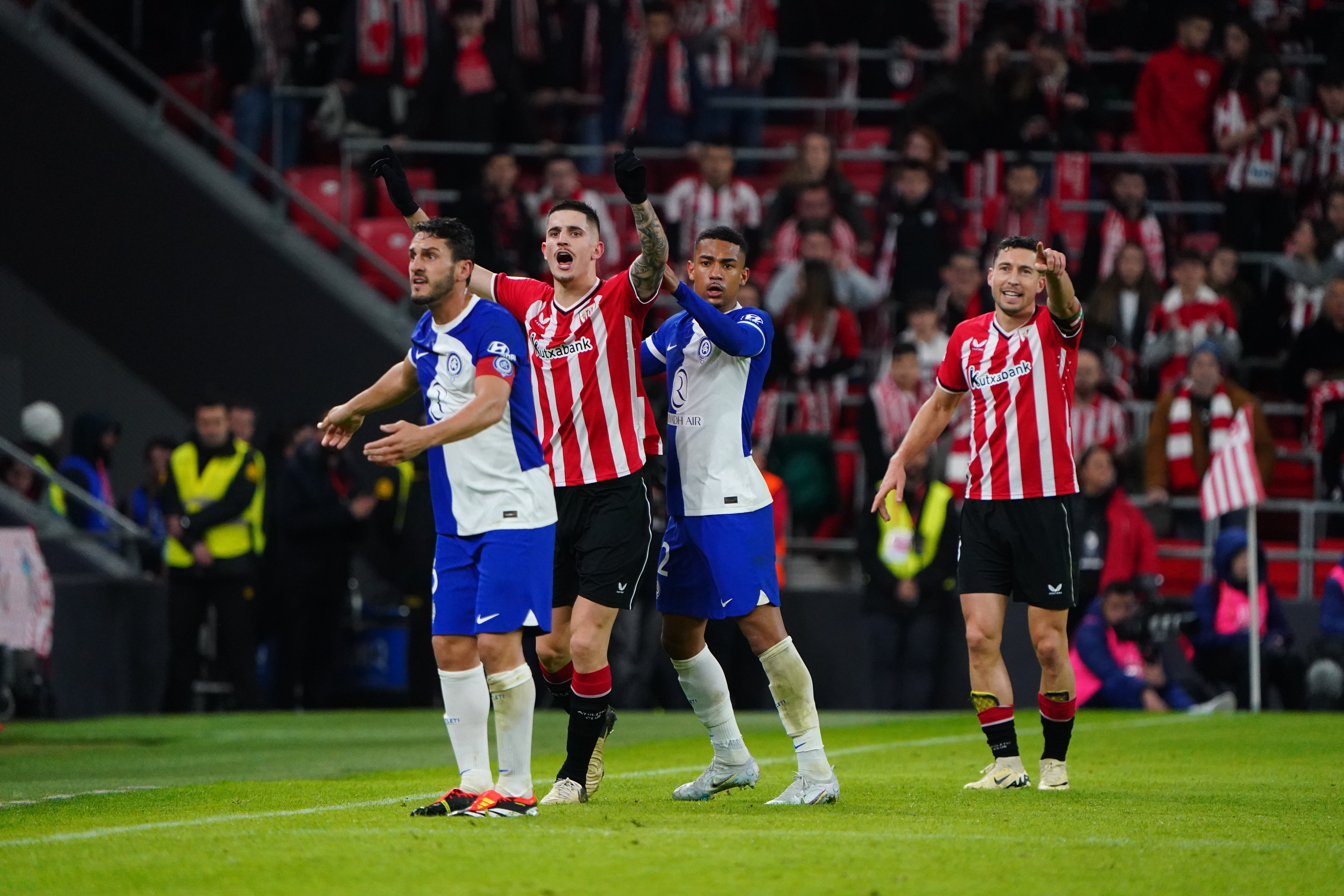 La fiesta de los jugadores del Athletic en San Mamés