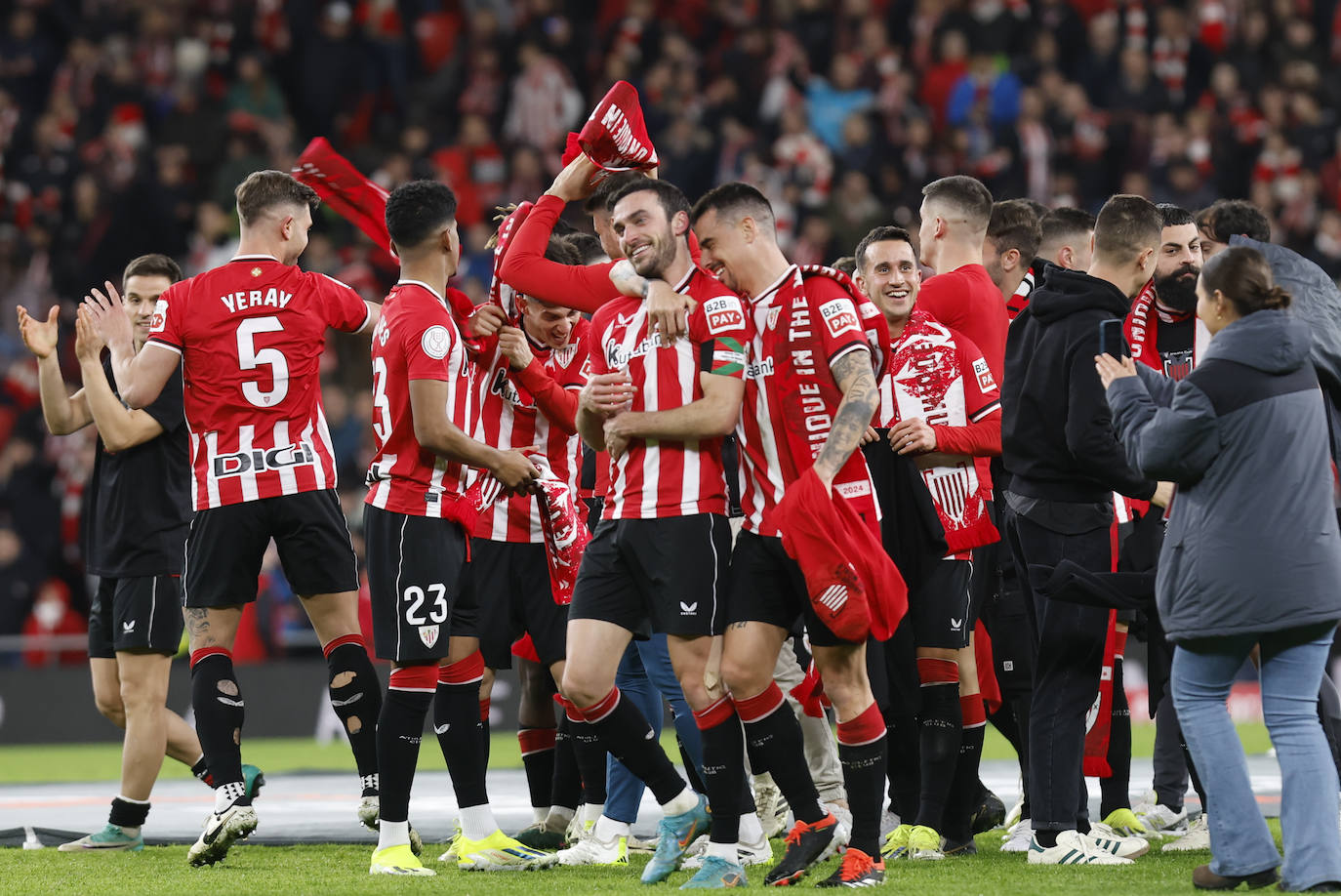 La fiesta de los jugadores del Athletic en San Mamés