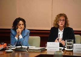 La directora de Función Pública de la Diputación junto a la 'número dos' del Gobierno foral, Cristina González.