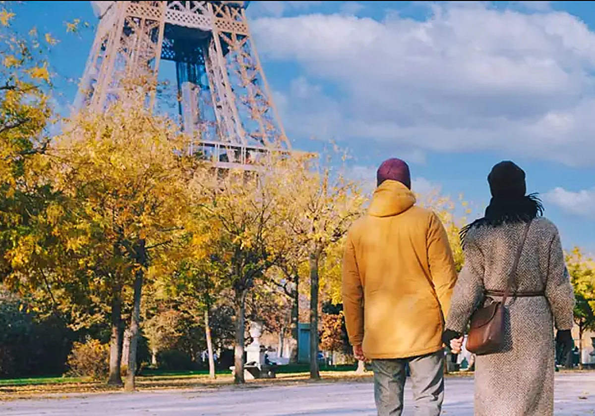 España busca mayordomo en París: ofrece contrato fijo y sueldo de más de 24.000 euros