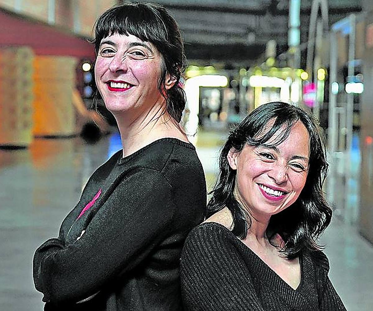 Las creadoras posan en Azkuna Zentroa.