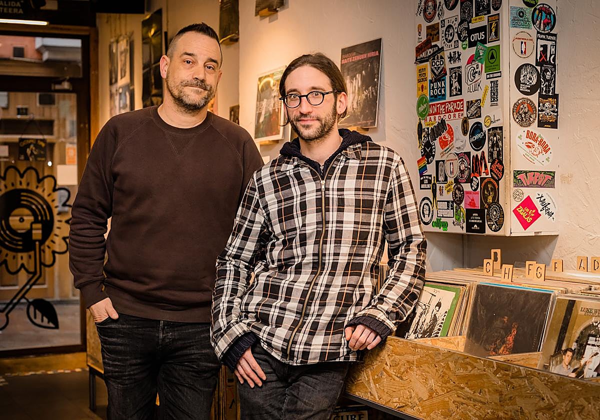 Los responsables de la tienda de discos Vinylora se someten a la operación este jueves. Nagel recibirá un riñón de su hermano Ángel Nalda, 'Txiki'.