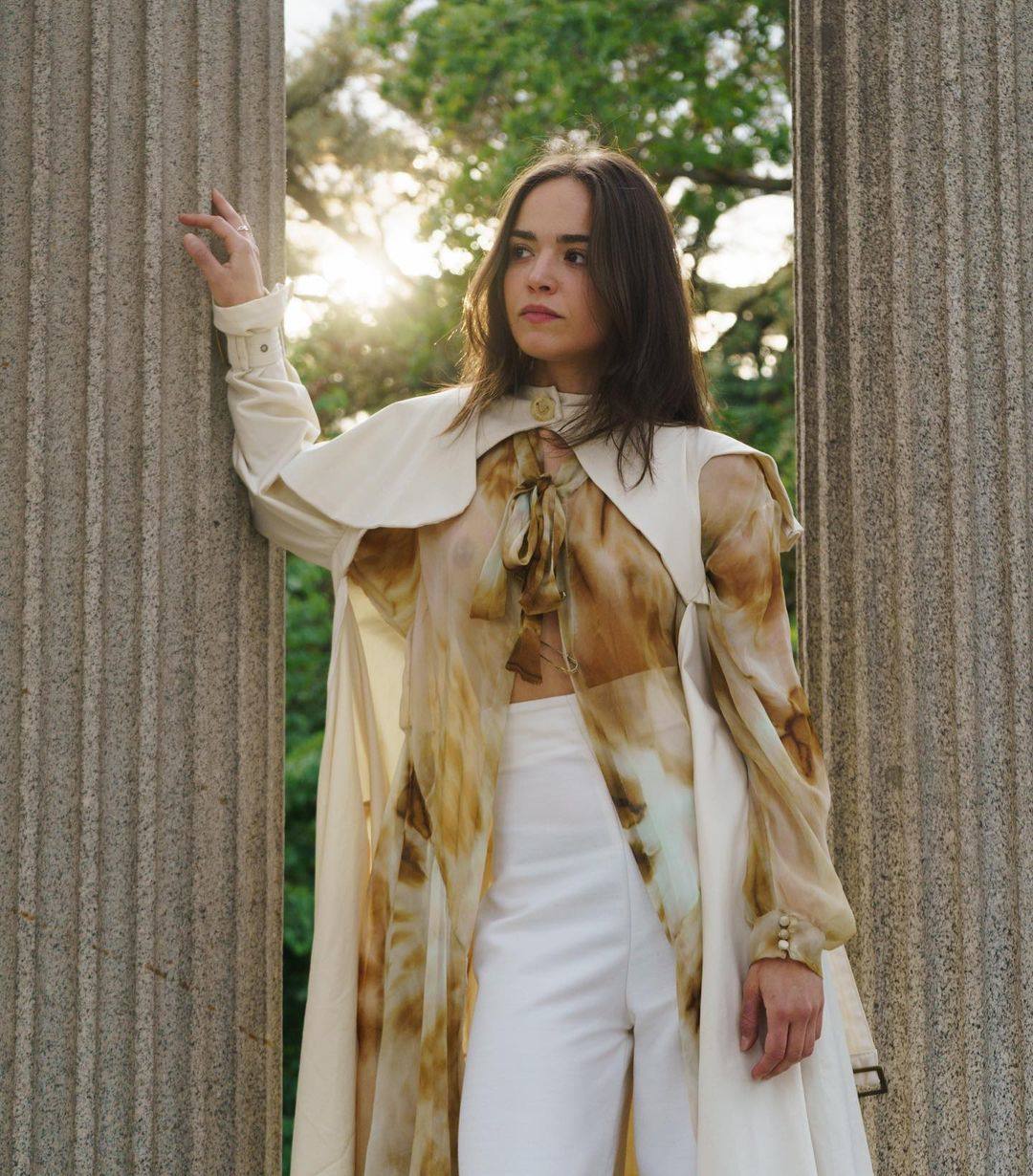 La joven vitoriana que diseña delicados vestidos y capas para la alfombra roja