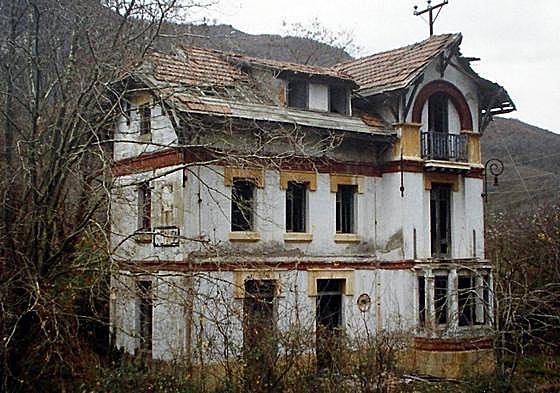 La estación de Atauri se construyó en 1928 y aspira a recUperar su esplendor.