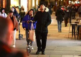 Los patinetes podrán ir sólo por bicicarriles y la calzada.