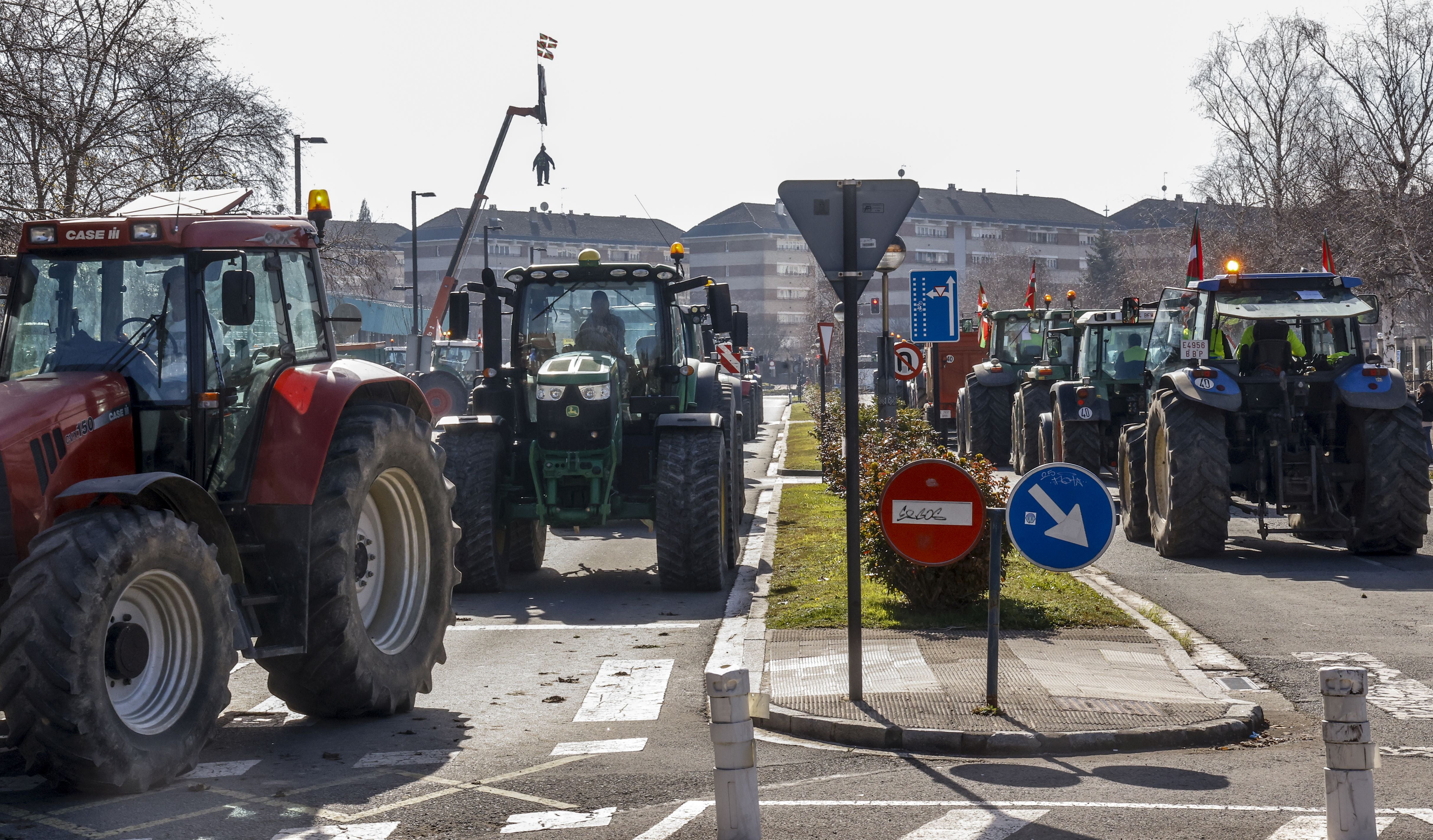 Segunda tractorada frente al Gobierno vasco