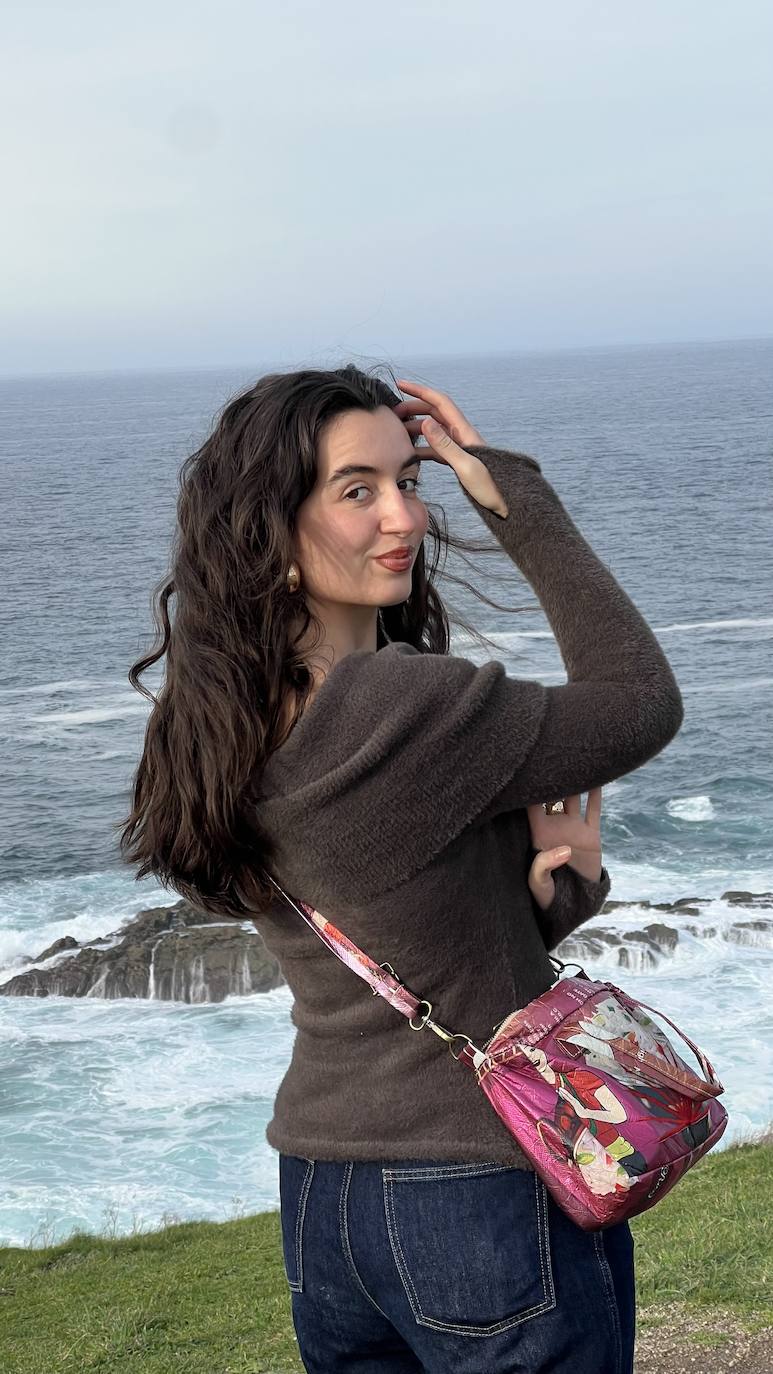 Ariane Hoyos, la joven de Santurtzi con más de 800.000 seguidores por su desparpajo