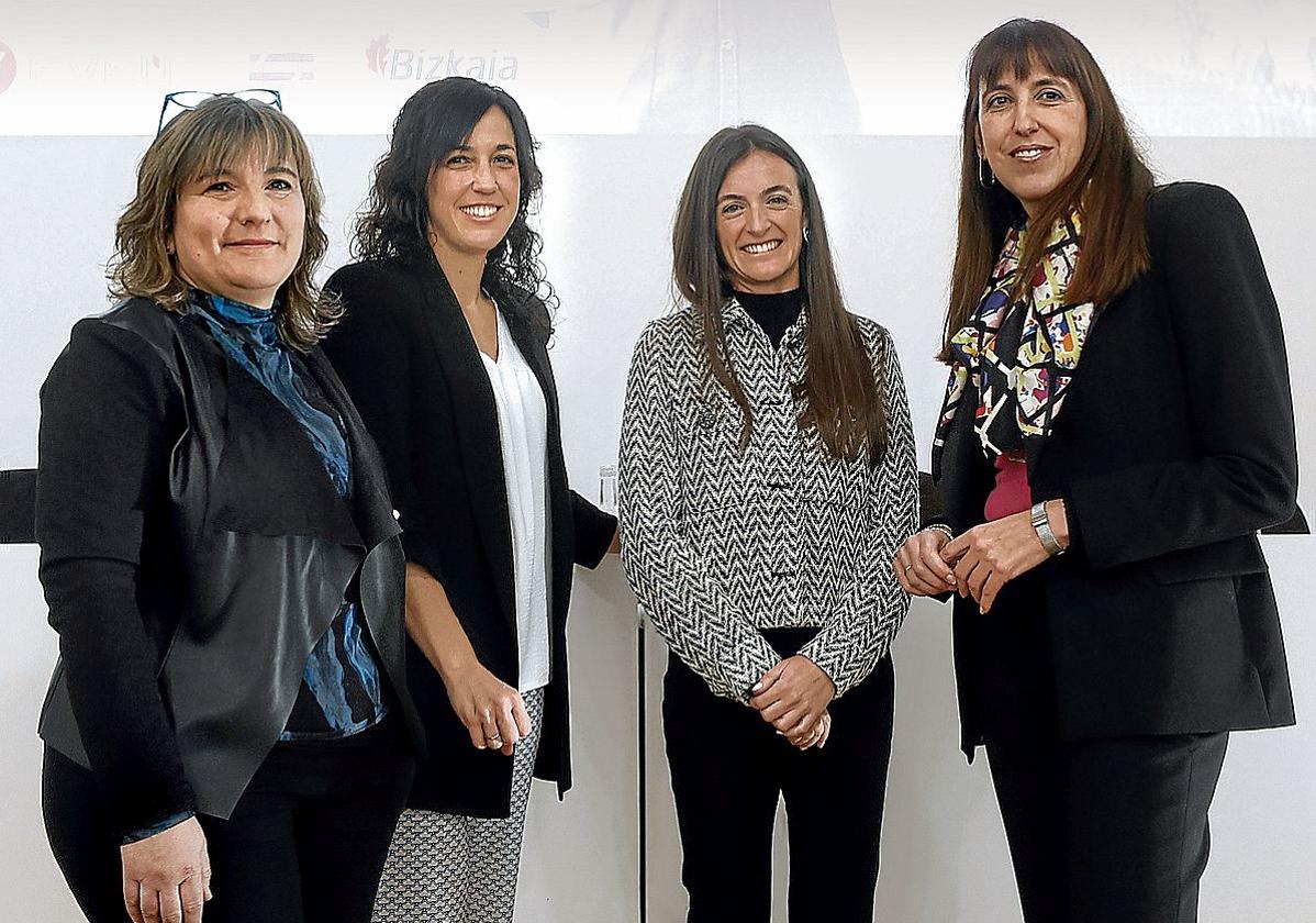 Ana Vela (Grupo Estalki), Alazne Romero (Ormazabal), Diana Mier (Sidenor) y María Cañas (ITP).