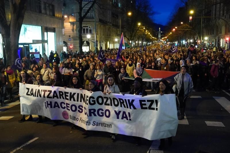 Miles de mujeres avanzan juntas en Bilbao contra la violencia sexual, la discriminación...