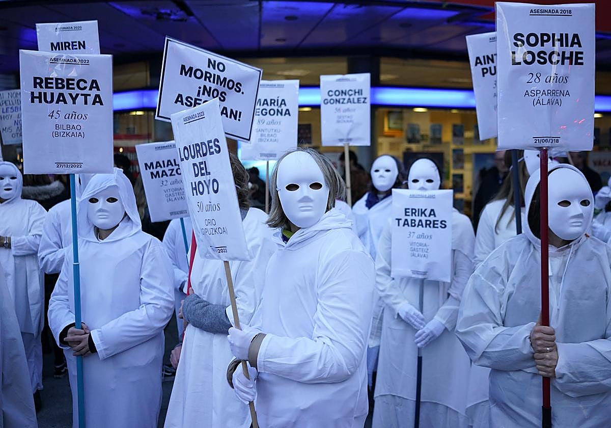 Miles de mujeres avanzan juntas en Bilbao contra la violencia sexual, la discriminación...
