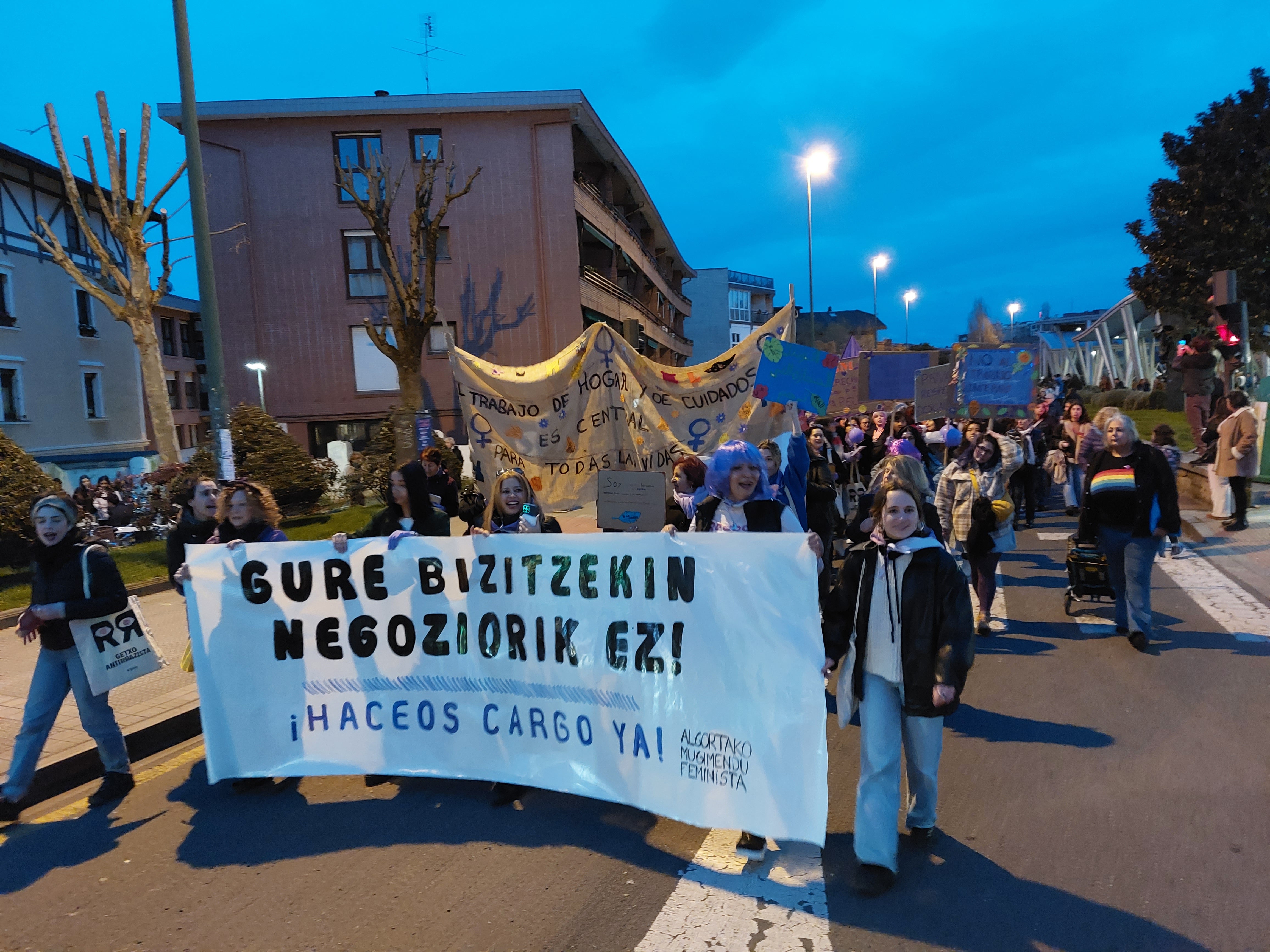 Una Margen Derecha atrapada en «trabajos feminizados»