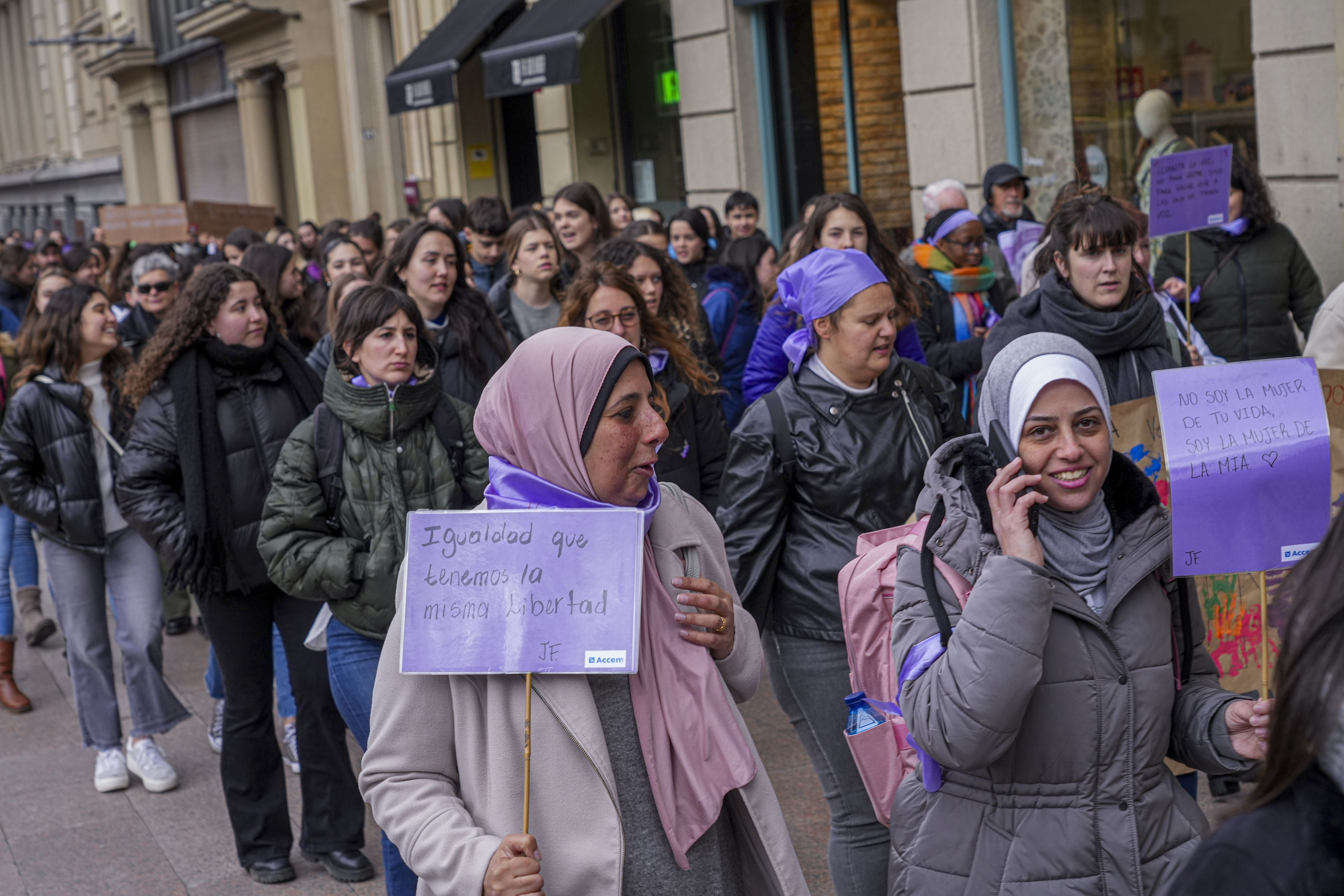 Las imágenes de las protestas de la mañana del 8M
