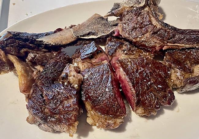 Chuletón de vaca Frisona a la brasa.