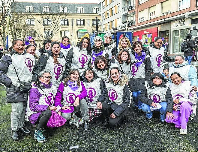 «Tener un origen diverso es una dificultad añadida». Mariel Quera lidera la labor de Sartu, que trabaja en la inclusión social de migrantes, con talleres para mujeres.