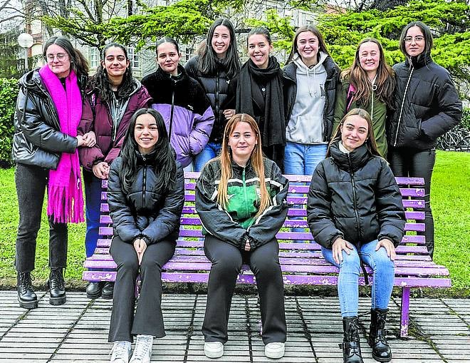 «Los altos puestos, para los mejores». Irati Martínez del Campo, Irati Urtaran y Laura García quieren «meritocracia». «El patriarcado hace que desaparezca». 