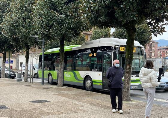 Ayala demanda desde hace tiempo una línea de autobús hasta el hospital de Galdakao.