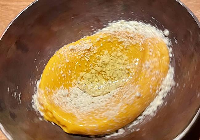 Helado de calabaza con queso de Bizkaigane y aceite de girasol.