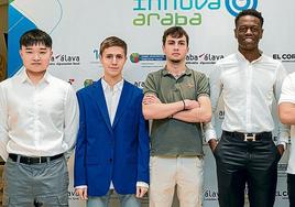 Marianistas. Grupo Encoba. Tercer premio. Categoría 16-17 años. Aitor Tao Chen, Beñat Retamero, Tomás Cobo, Merli Kibeya Dikizeko y Santiago Valencia.