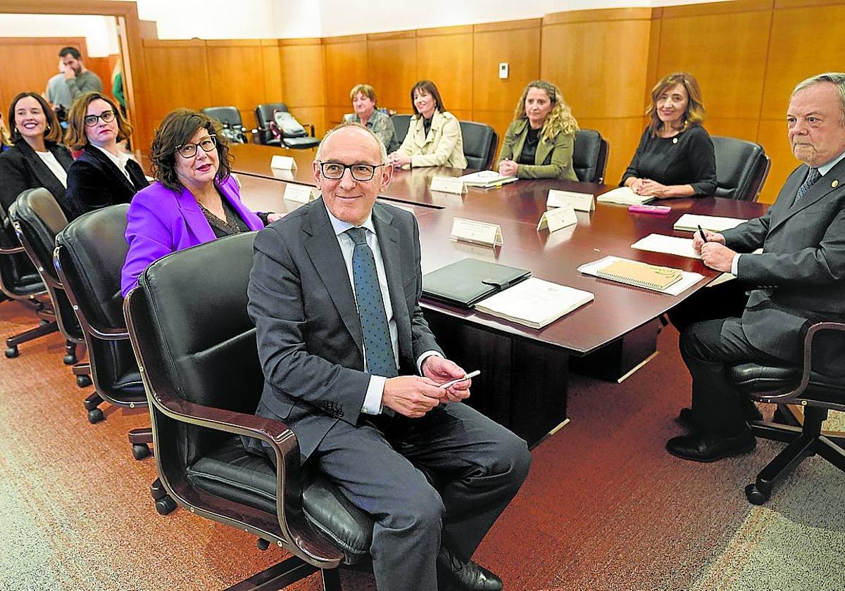 Imagen de una de las últimas reuniones del Consejo Vasco de Finanzas.