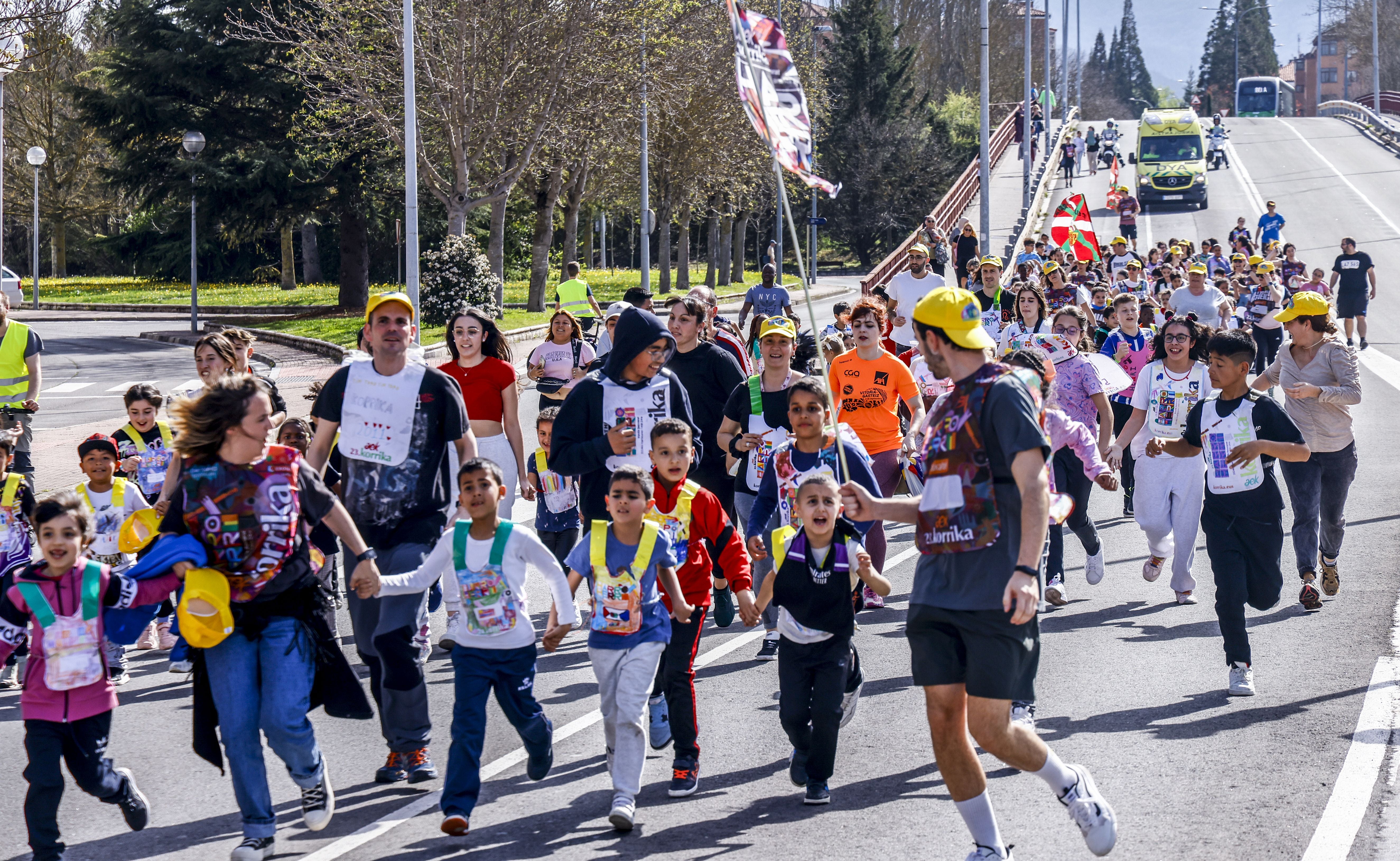 Las imágenes de la Korrika txiki en Vitoria