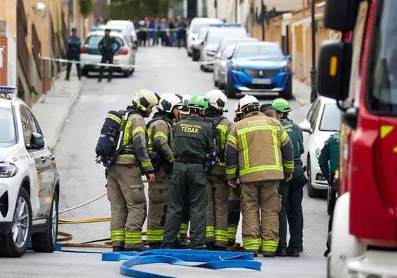 La Guardia Civil desaloja al vecino atrincherado durante ocho horas en Granada y que había amenazado con volar el edificio