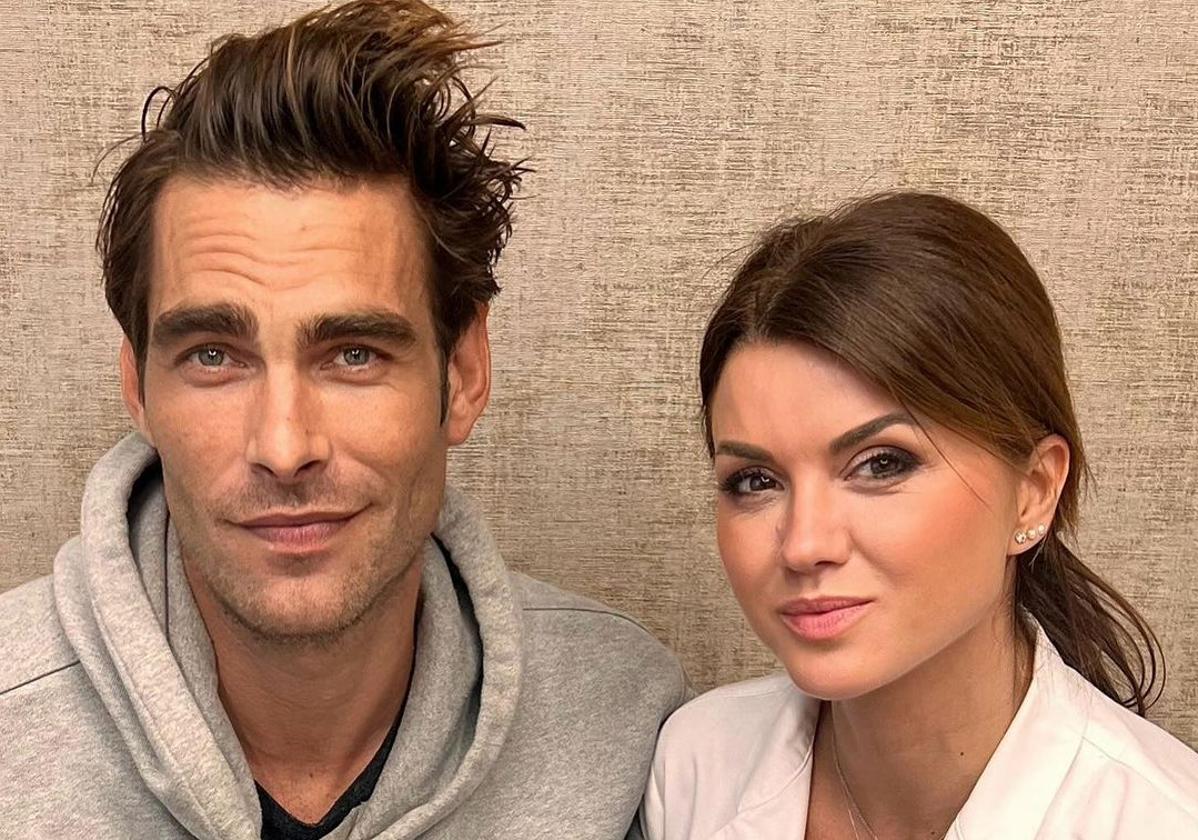 Jon Kortajarena sigue los trucos de belleza de Jennifer Aniston en una clínica de Bilbao