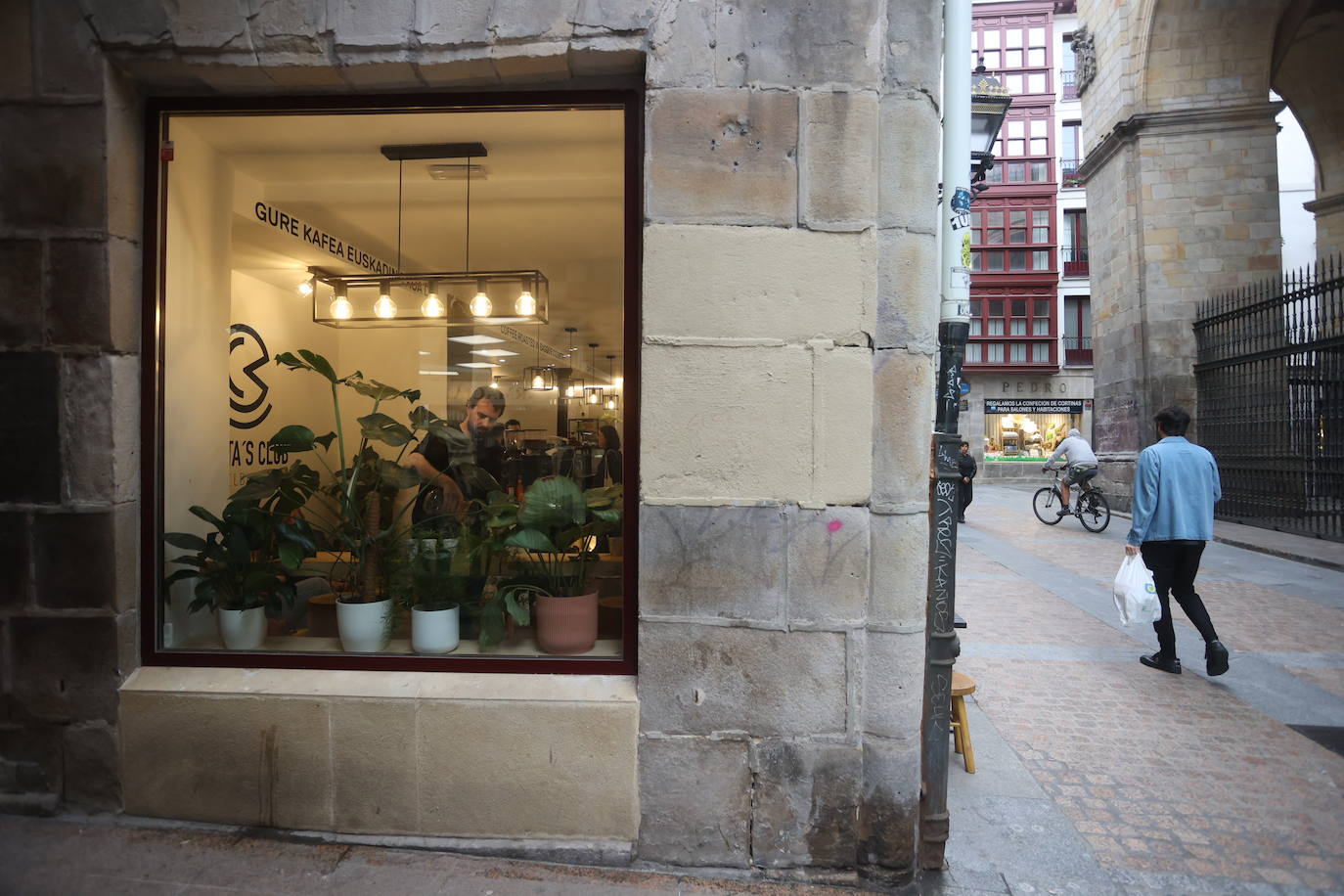 Café de especialidad y desayunos caseros: así es la cafetería soñada de Natxo en Bilbao