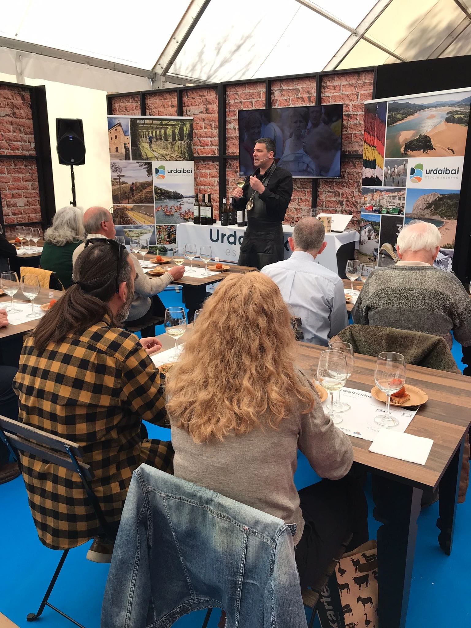 El espacio dedicado a Urdaibai del mercado organizará catas de txakoli.