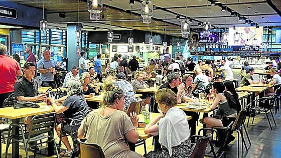 Una batalla judicial impide renovar los «deteriorados» gastrobares de La Ribera