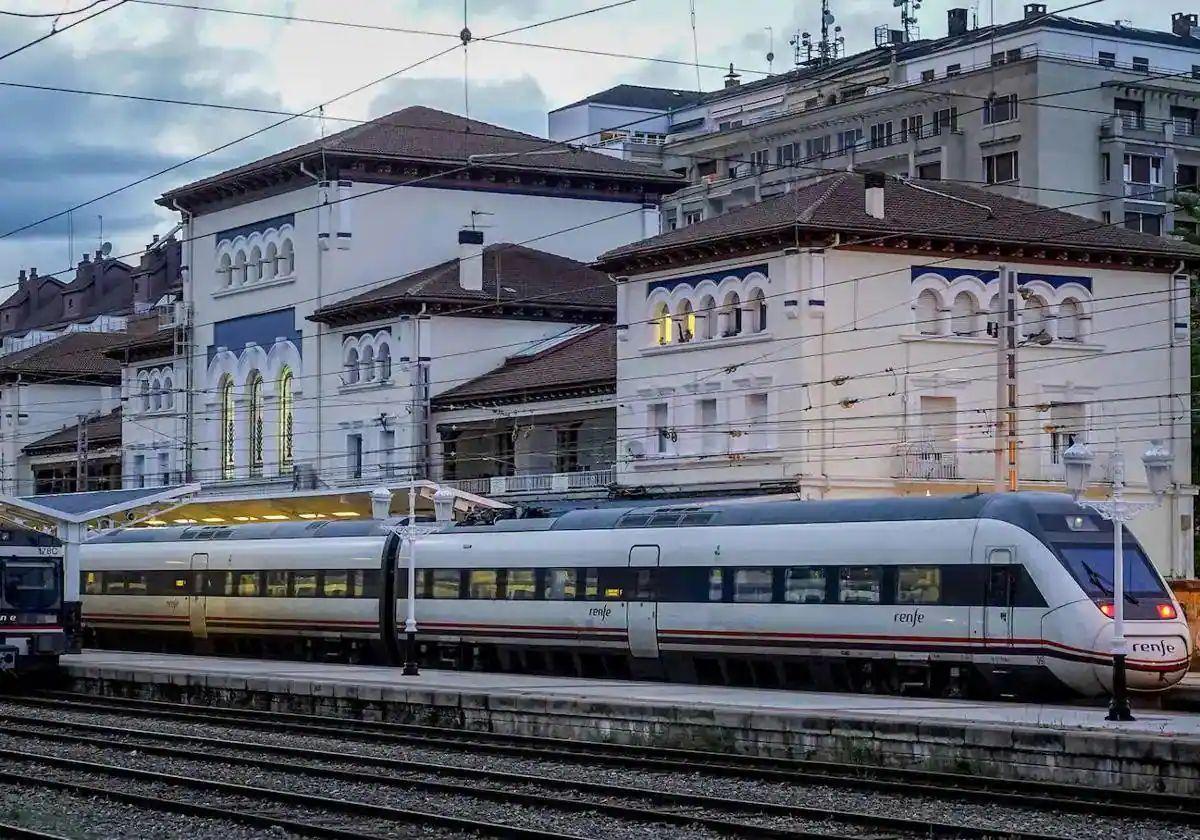 El tren en la estación de la calle Dato.