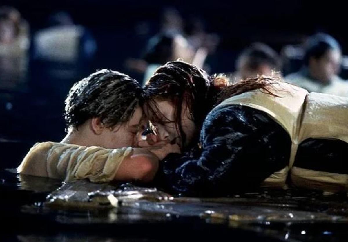 Vendida la tabla de la escena más famosa de 'Titanic' por 700.000 dólares