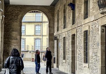 Los vecinos del Casco Viejo de Vitoria están «hartos de que todo sean problemas»